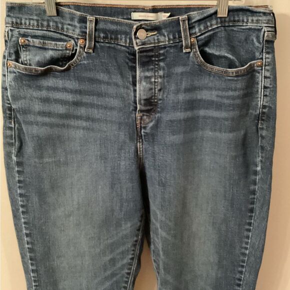 LEVI'S SIZE 18W WEDGIE BUTTON FLY BLUE JEANS - Picture 3 of 8